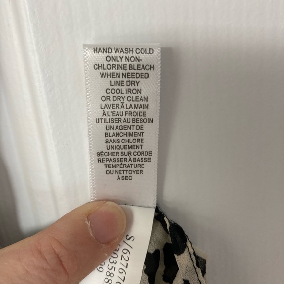 Banana Republic 100% Silk Sheer Blouse - Picture 9 of 9